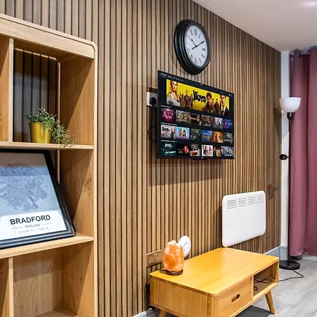 Bradford Apartment *